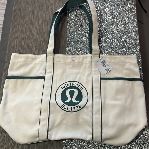 Lululemon Daily Multi-Pocket Canvas Tote Bag 20L NWT Natural/Medium Forest - Picture 4 of 12